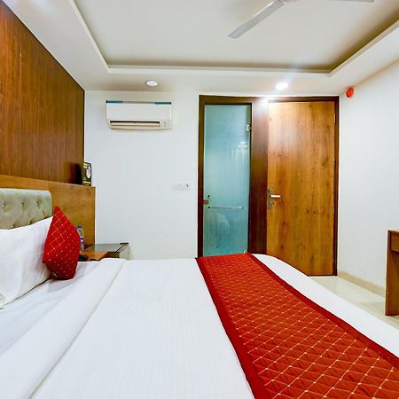 Hotel Grand Qubic Near Delhi Airport Ню Делхи Екстериор снимка
