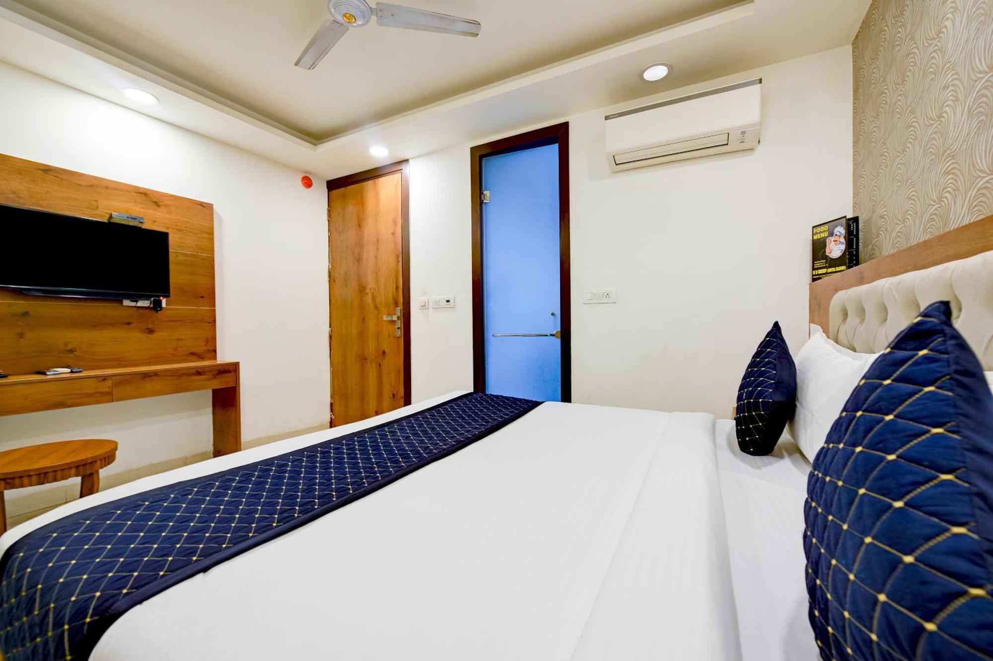Hotel Grand Qubic Near Delhi Airport Ню Делхи Екстериор снимка