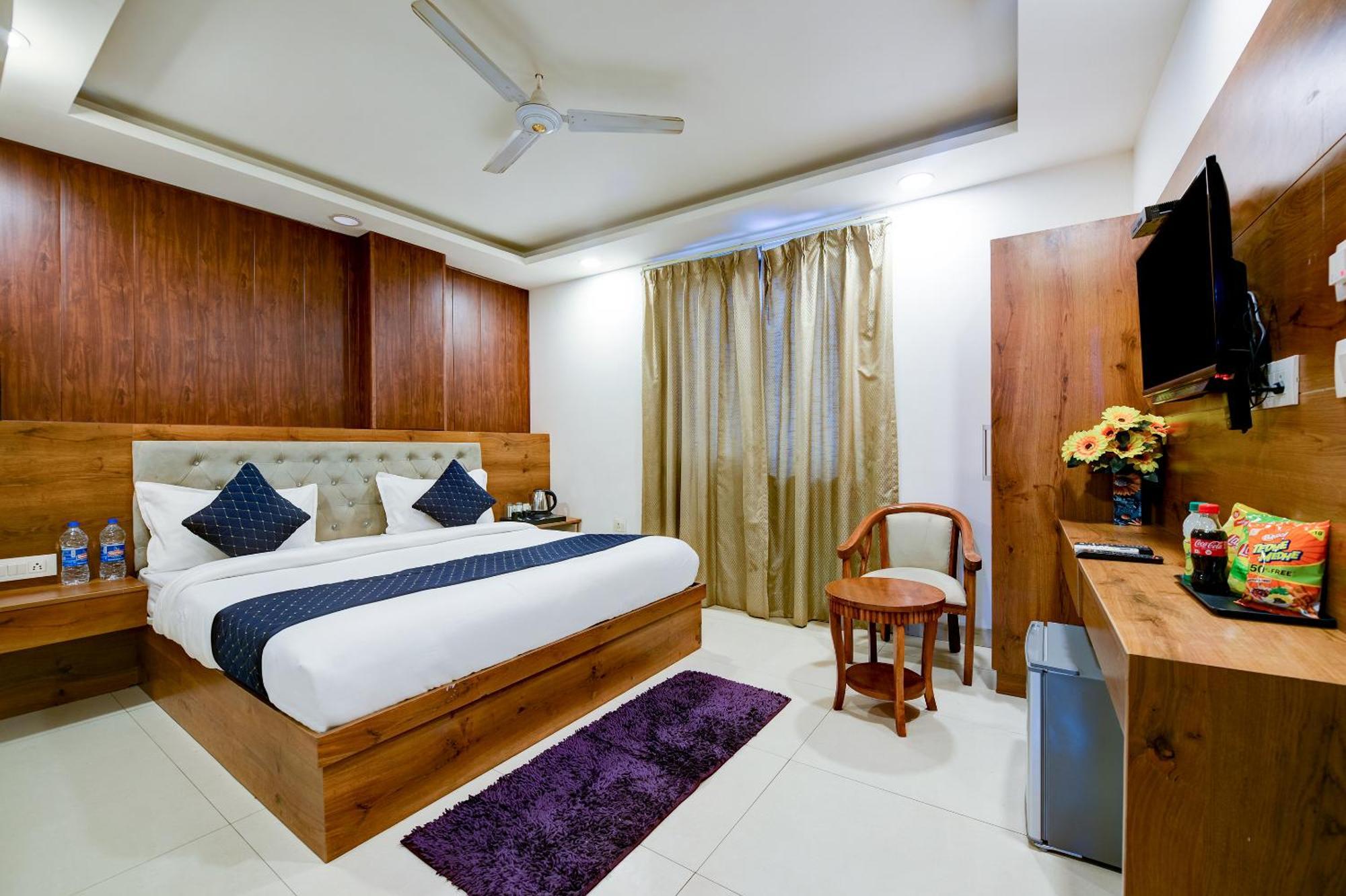 Hotel Grand Qubic Near Delhi Airport Ню Делхи Екстериор снимка