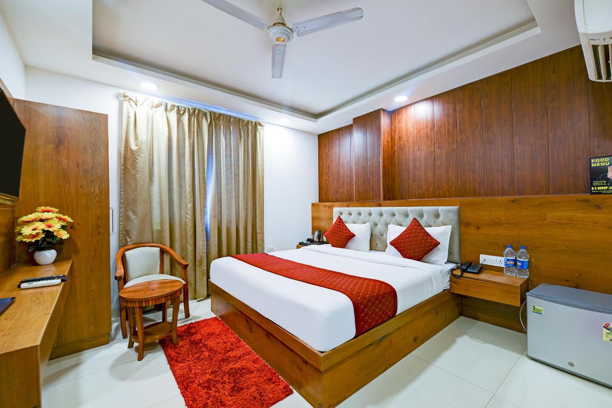 Hotel Grand Qubic Near Delhi Airport Ню Делхи Екстериор снимка